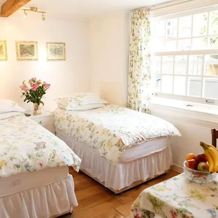 Swan Guest House London - Heathrow Hillingdon Exterior photo