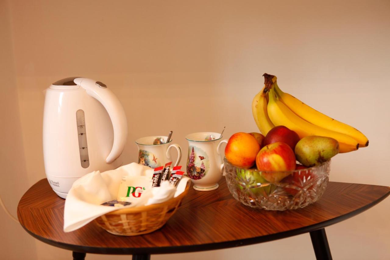Guest house Swan London - Heathrow 4*